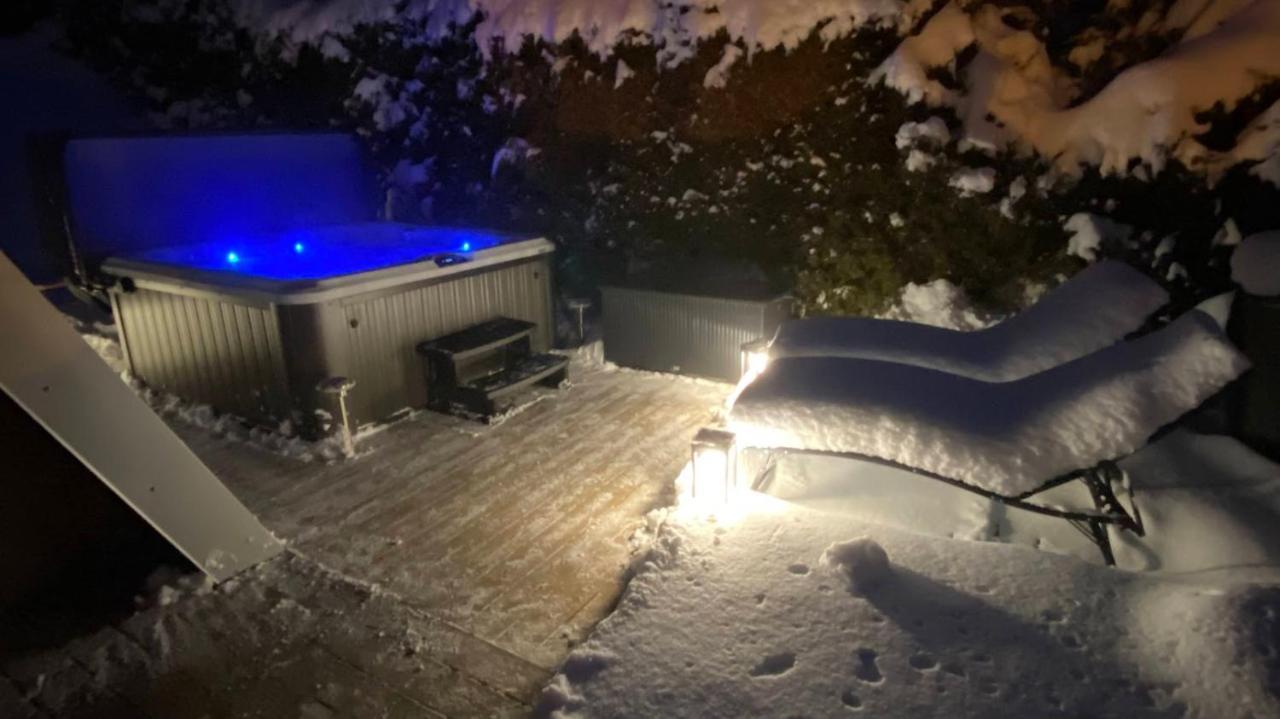 Au-Doux-Altic Chalet Romantique Avec Jacuzzi Et Sauna Métabief Exteriör bild